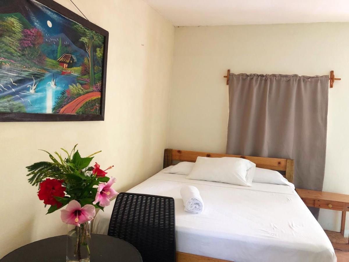 Sunshine Hotel リトル・コーン島 エクステリア 写真